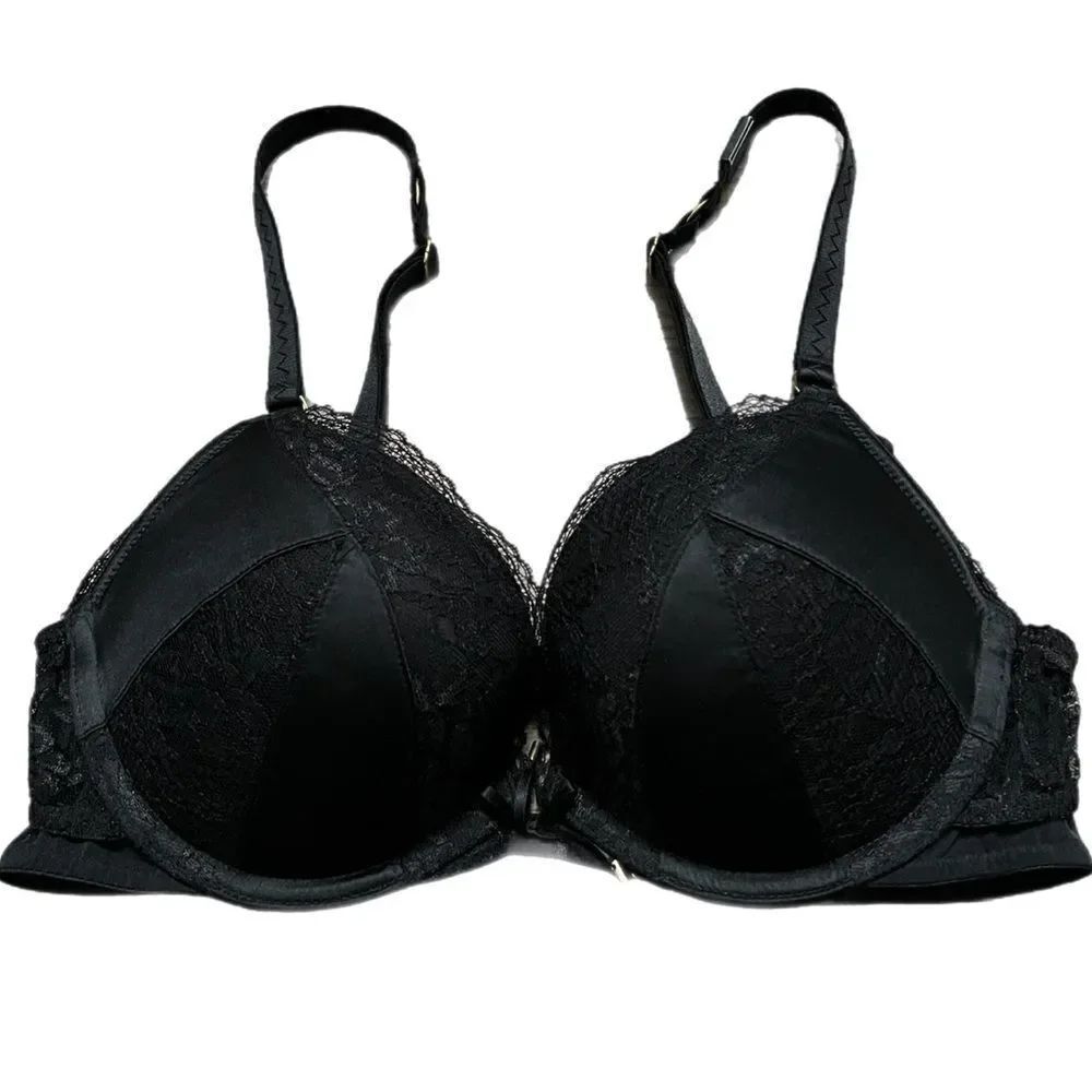 Victoria’s Secret Very sexy Strappy back Push up Padded Satiny bra black 32C